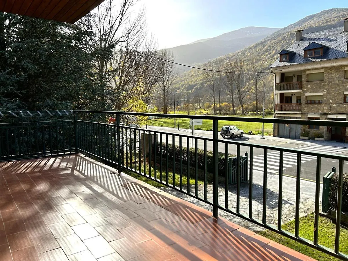 Encantador apartament amb un balcó únic al Pirineu by RURAL D'ÀNEU Esterri D'Aneu